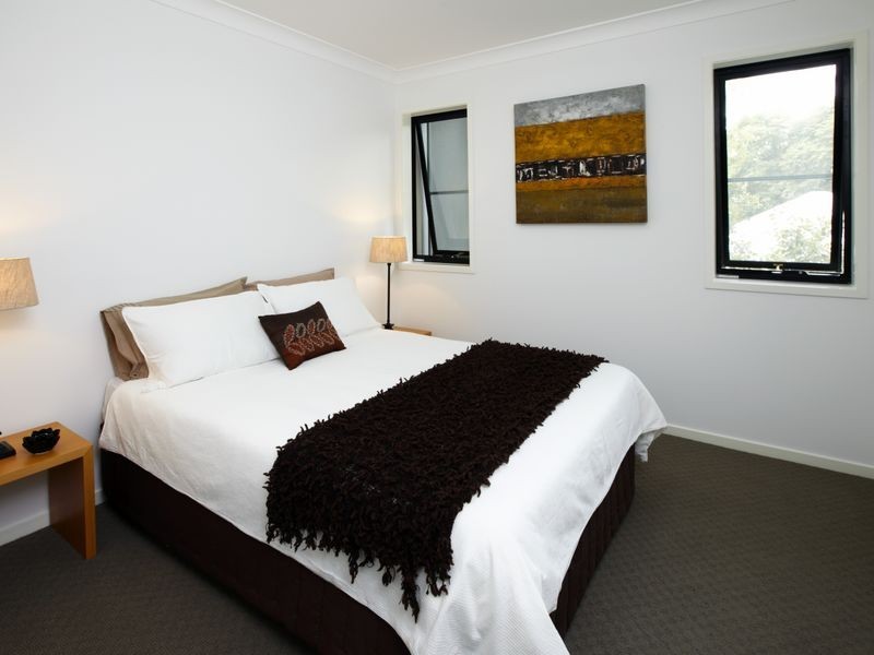 52 Cunningham Street, Taringa QLD 4068