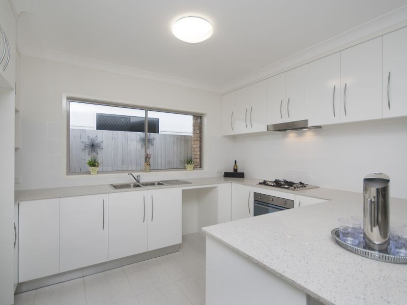 10 Krystelle Court, Oxley QLD 4075