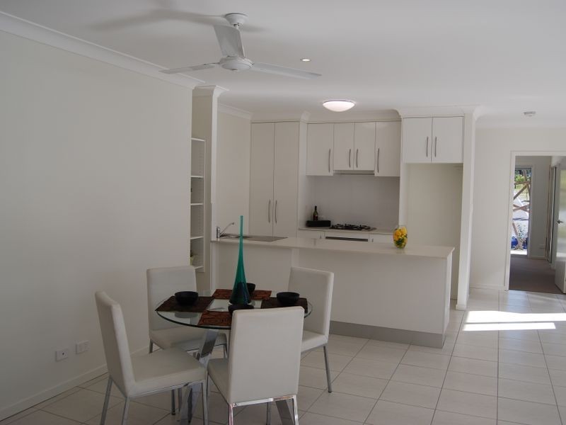 Oxley QLD 4075