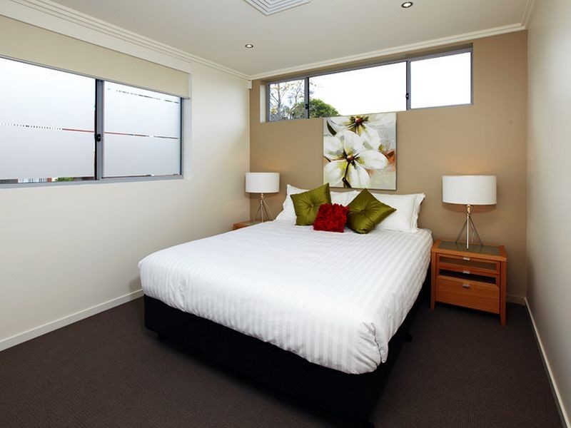 10/74 Dengate Lane, St Lucia QLD 4067