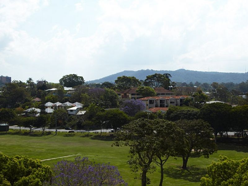 10/74 Dengate Lane, St Lucia QLD 4067