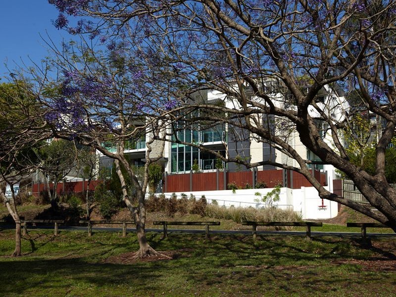 10/74 Dengate Lane, St Lucia QLD 4067