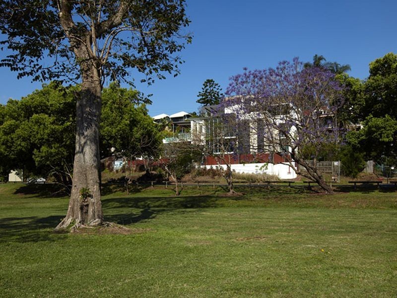 10/74 Dengate Lane, St Lucia QLD 4067