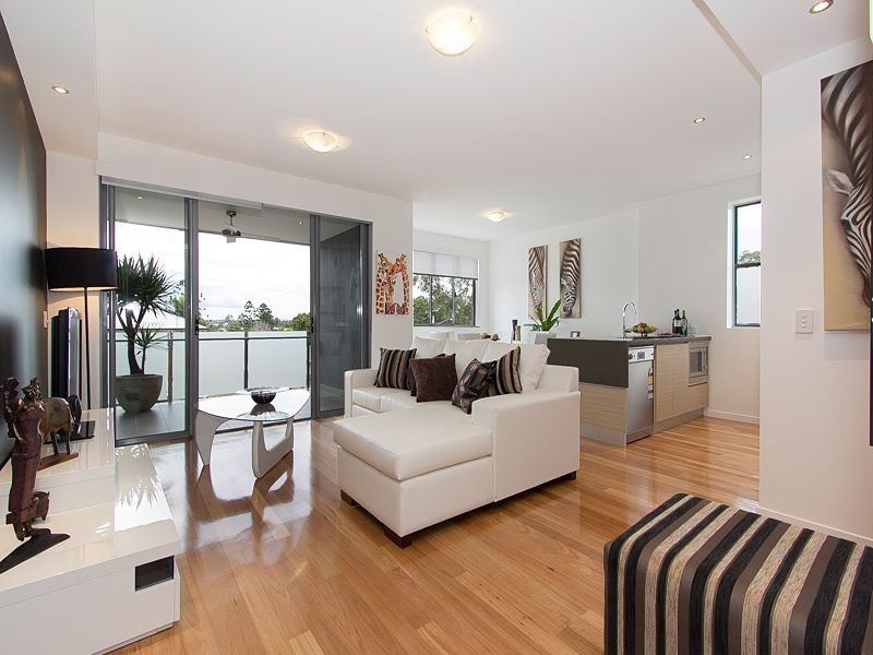 2/29 Central Avenue, Indooroopilly QLD 4068