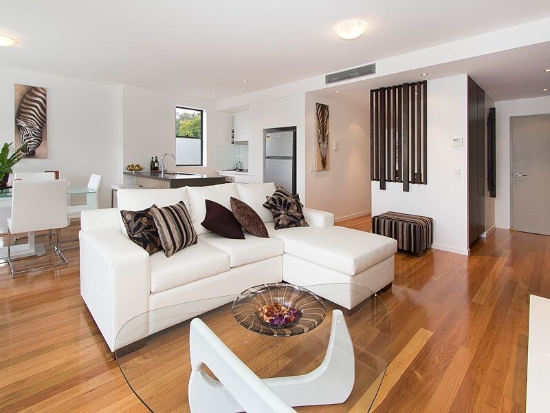 2/29 Central Avenue, Indooroopilly QLD 4068