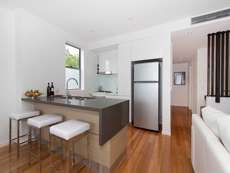 2/29 Central Avenue, Indooroopilly QLD 4068