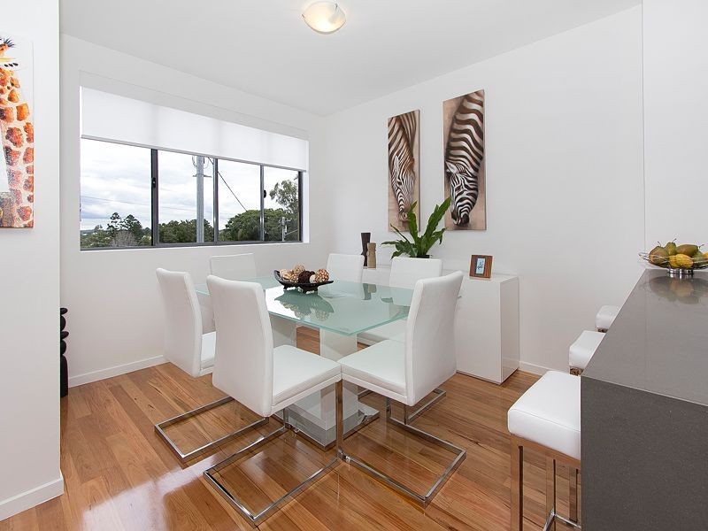 2/29 Central Avenue, Indooroopilly QLD 4068