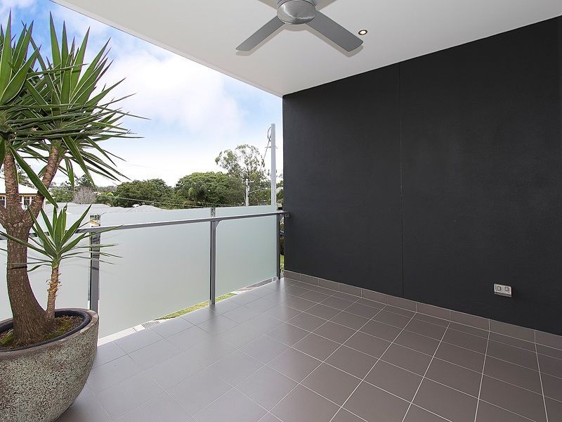 2/29 Central Avenue, Indooroopilly QLD 4068