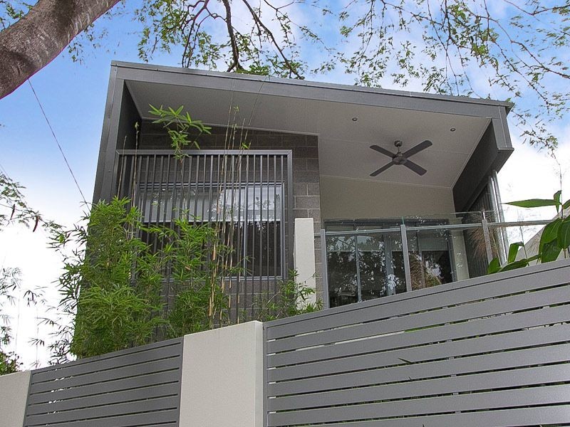 2/29 Central Avenue, Indooroopilly QLD 4068