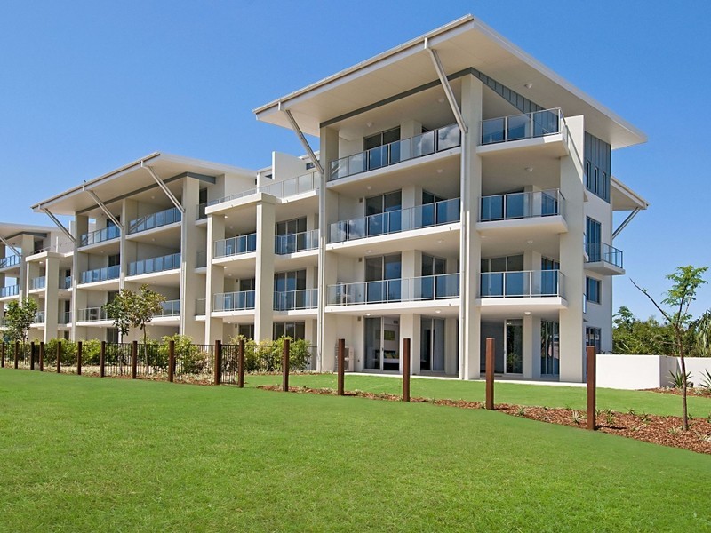 Waterfront Place, Sandstone Point QLD 4511