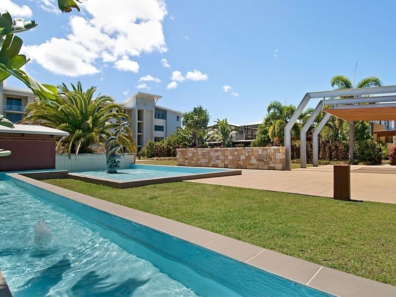 Waterfront Place, Sandstone Point QLD 4511