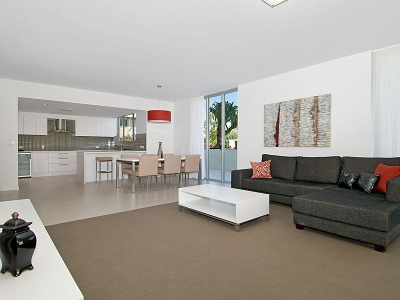 Waterfront Place, Sandstone Point QLD 4511