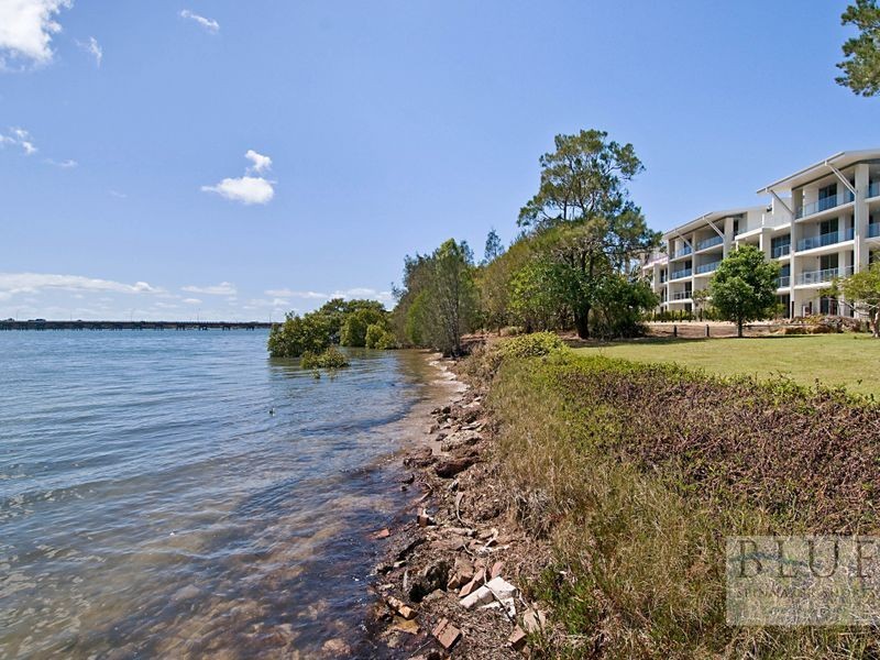 Waterfront Place, Sandstone Point QLD 4511