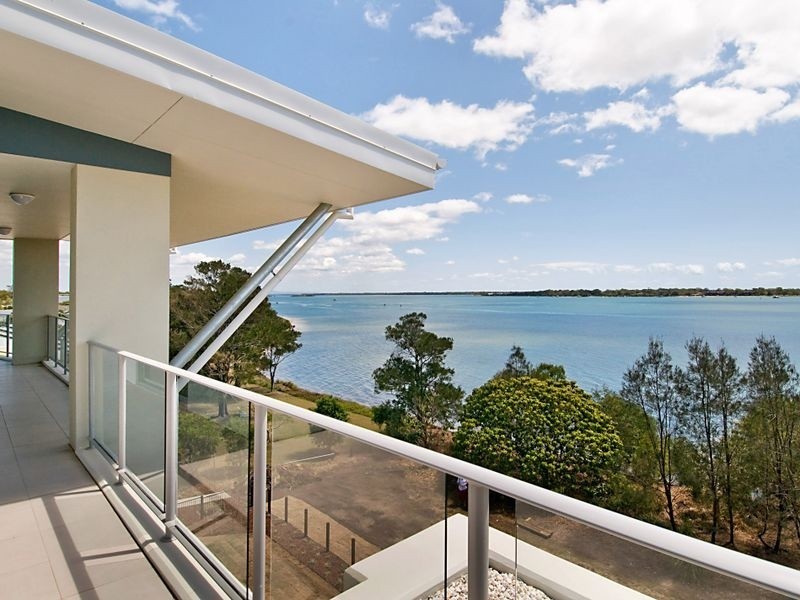 21/Waterfront Place, Sandstone Point QLD 4511