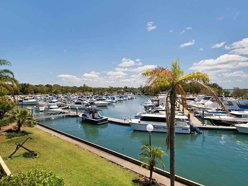 21/Waterfront Place, Sandstone Point QLD 4511