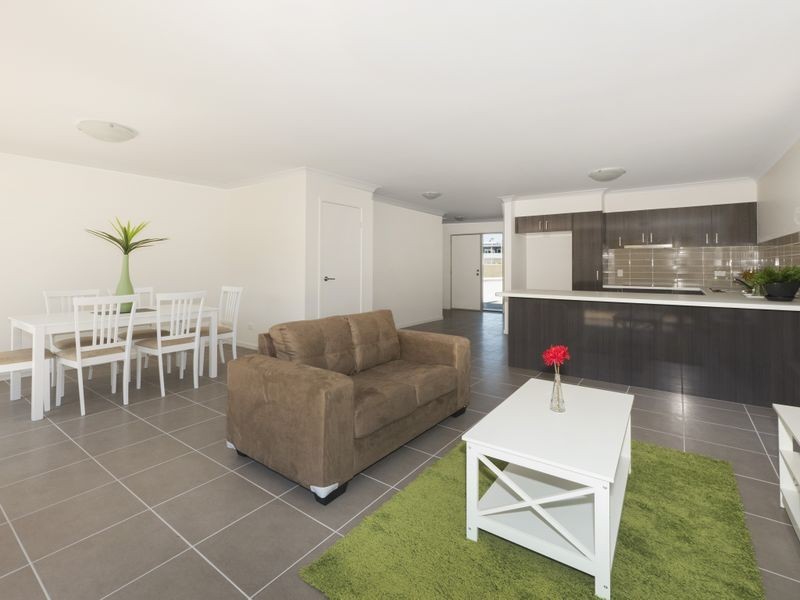 1 EAST STREET, Kingston QLD 4114