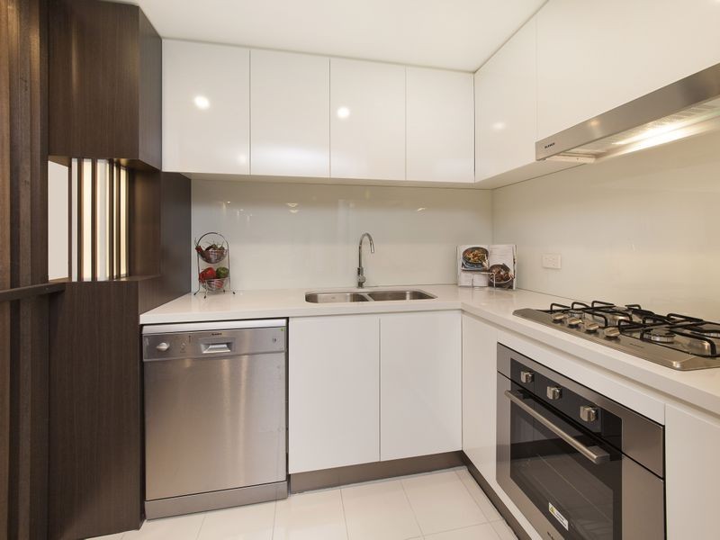 25 VINCENT STREET, Indooroopilly QLD 4068