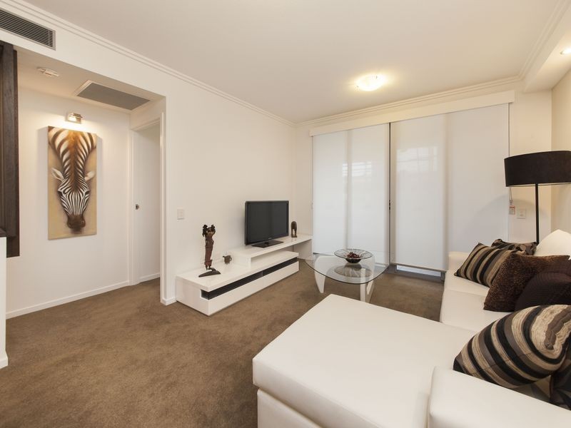 25 VINCENT STREET, Indooroopilly QLD 4068