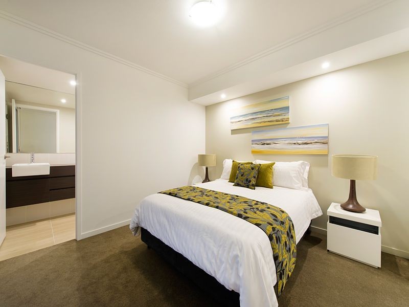 39 Depper Street, St Lucia QLD 4067