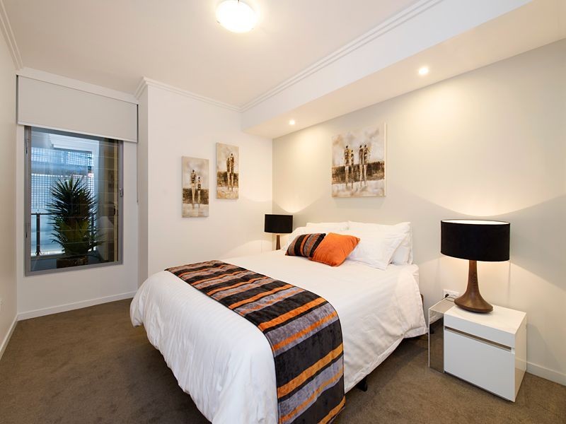 39 Depper Street, St Lucia QLD 4067