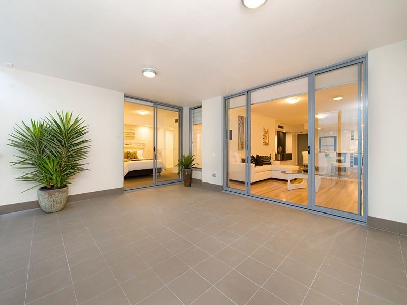 39 Depper Street, St Lucia QLD 4067