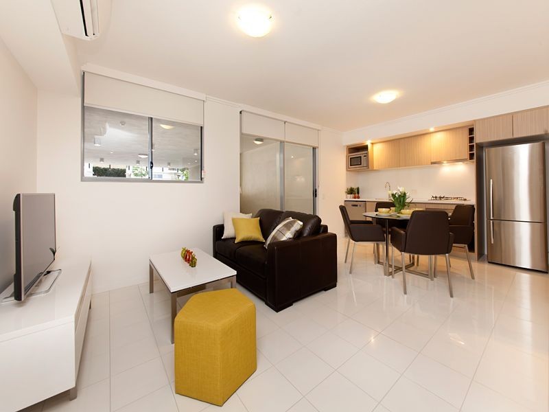 2/39 Depper Street, St Lucia QLD 4067