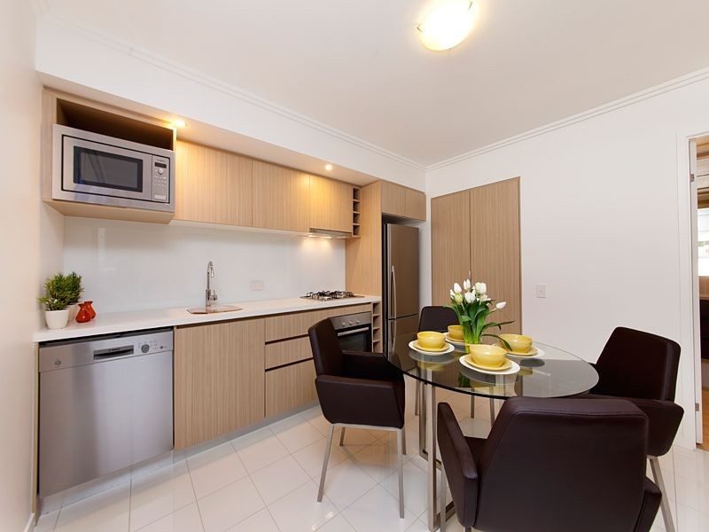 2/39 Depper Street, St Lucia QLD 4067