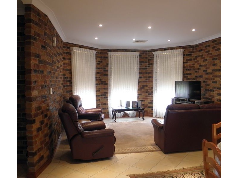 10 Herbert Street, Kemps Creek NSW 2178