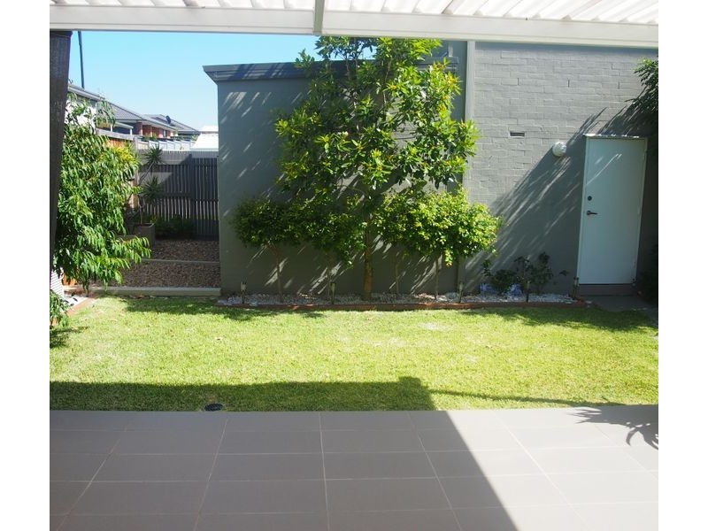 48 Truscott Ave, Middleton Grange NSW 2171