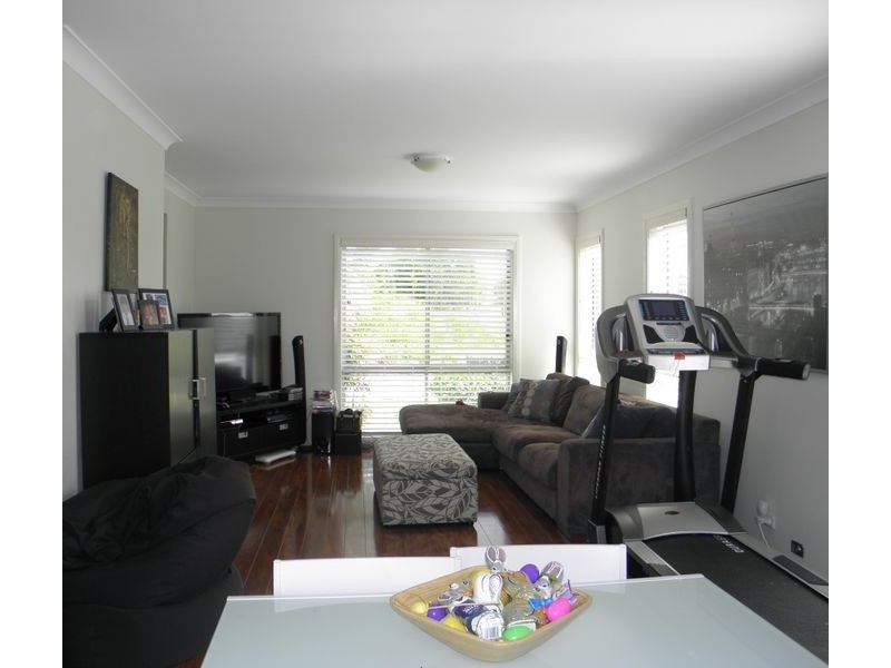 1 Garrett Lane, Middleton Grange NSW 2171