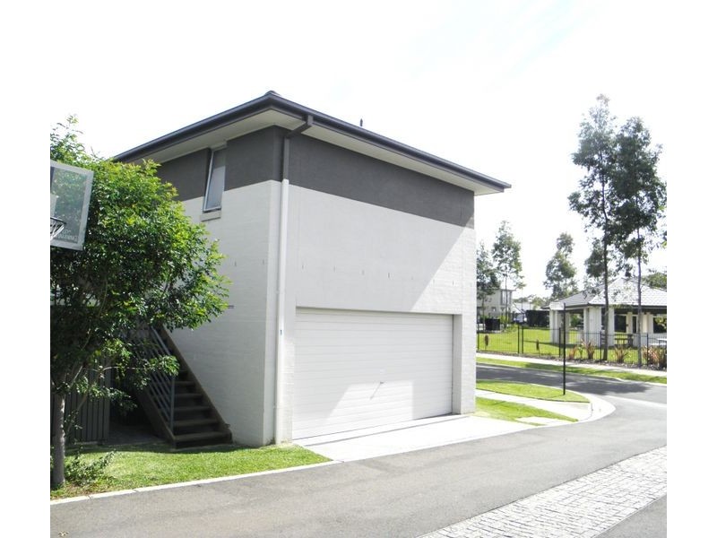 1 Garrett Lane, Middleton Grange NSW 2171