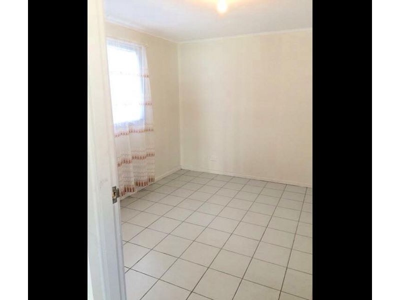 2/60 Woolgen Park Road, Leppington NSW 2179