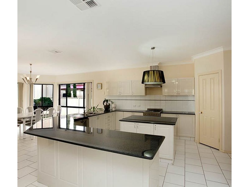 West Hoxton NSW 2171