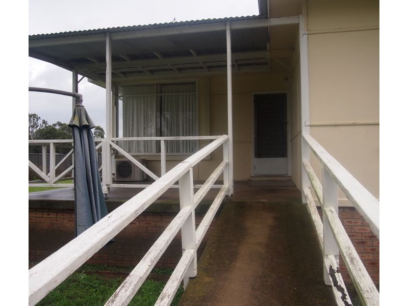15 May Ave, Rossmore NSW 2557