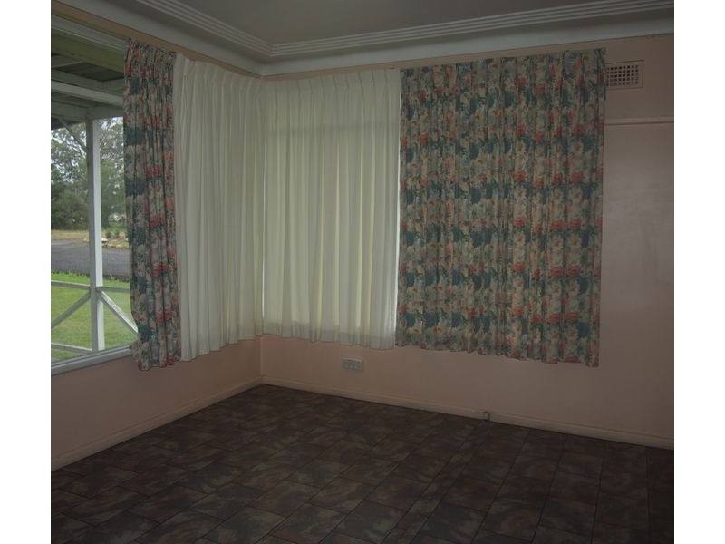 15 May Ave, Rossmore NSW 2557