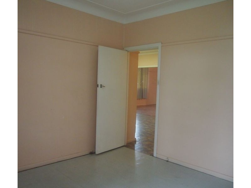 15 May Ave, Rossmore NSW 2557
