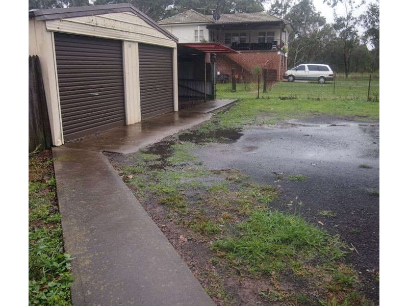 15 May Ave, Rossmore NSW 2557