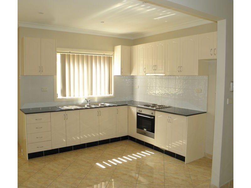 4/7 Altair Place, Hinchinbrook NSW 2168