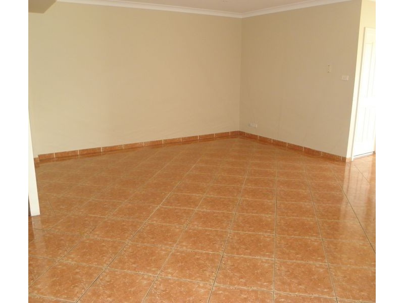 4/7 Altair Place, Hinchinbrook NSW 2168