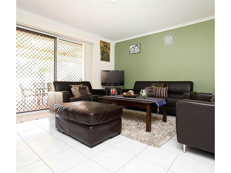 39 Benlomond St, Bossley Park NSW 2176