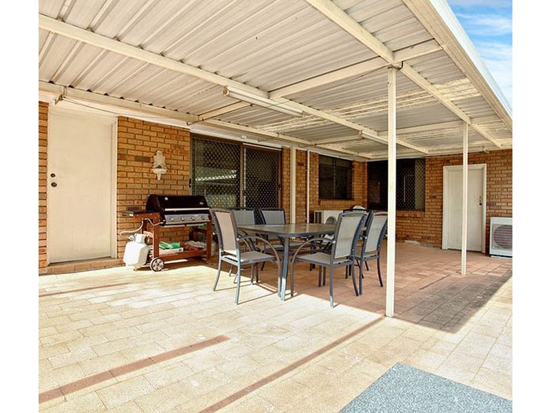39 Benlomond St, Bossley Park NSW 2176