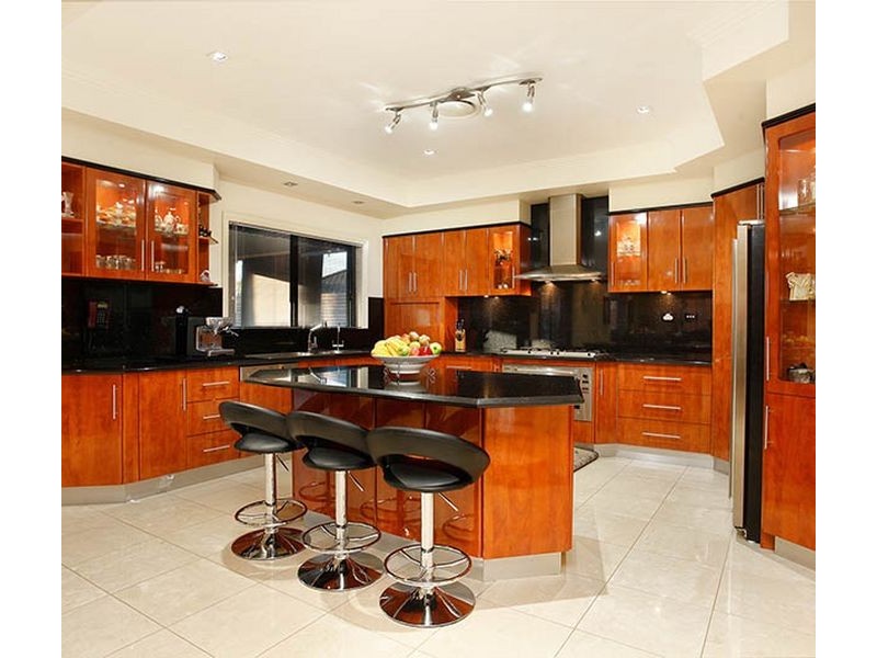 8 Neptune Crescent, Green Valley NSW 2168