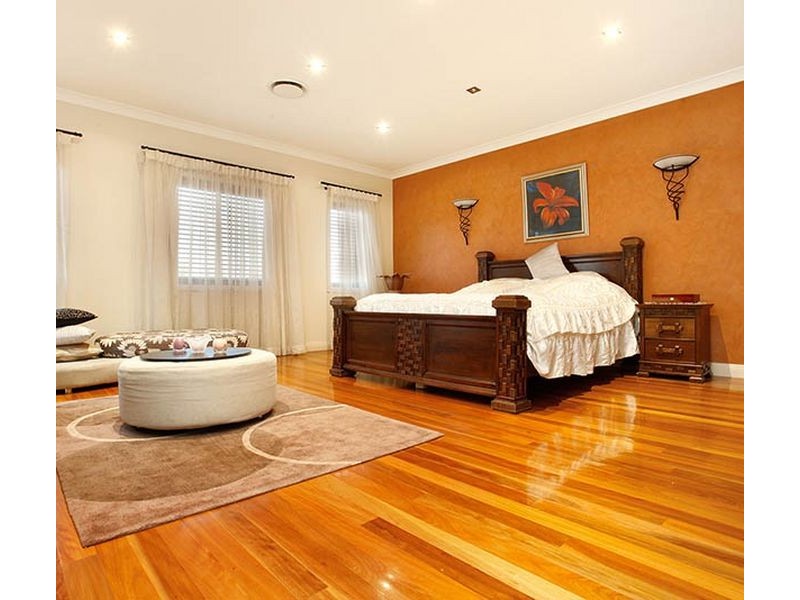 8 Neptune Crescent, Green Valley NSW 2168