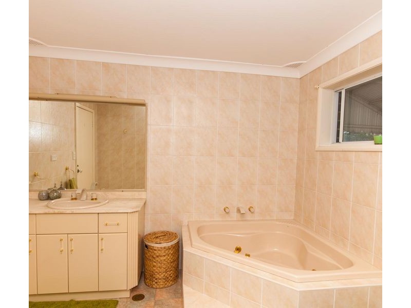 137 Graham Road, Rossmore NSW 2557