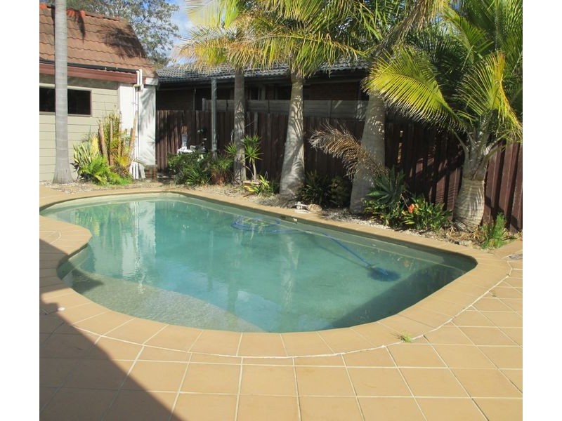 4 Colong Street, Hoxton Park NSW 2171