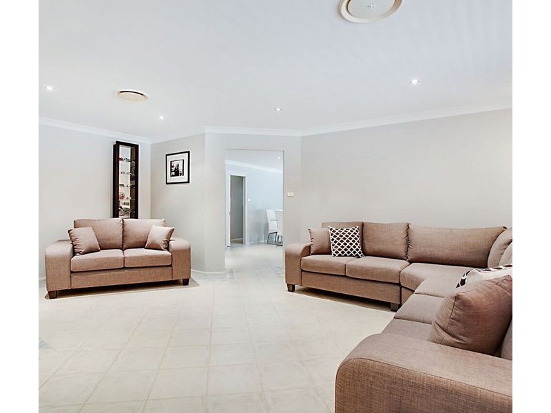 5 Hoddle Place, West Hoxton NSW 2171