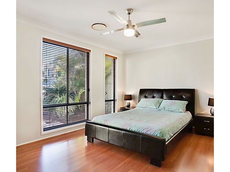 5 Hoddle Place, West Hoxton NSW 2171