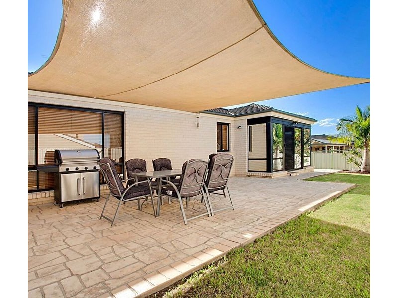 5 Hoddle Place, West Hoxton NSW 2171