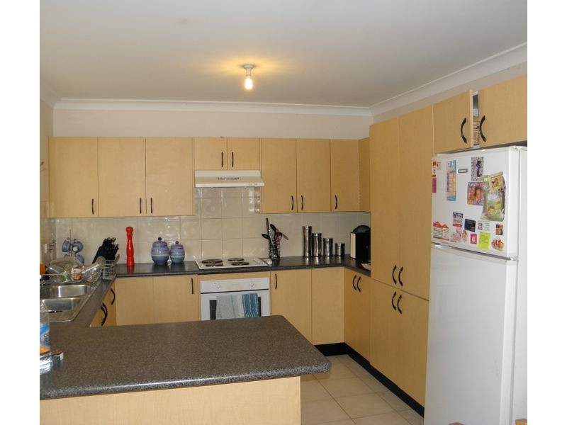 2A WINGATE AVE, West Hoxton NSW 2171