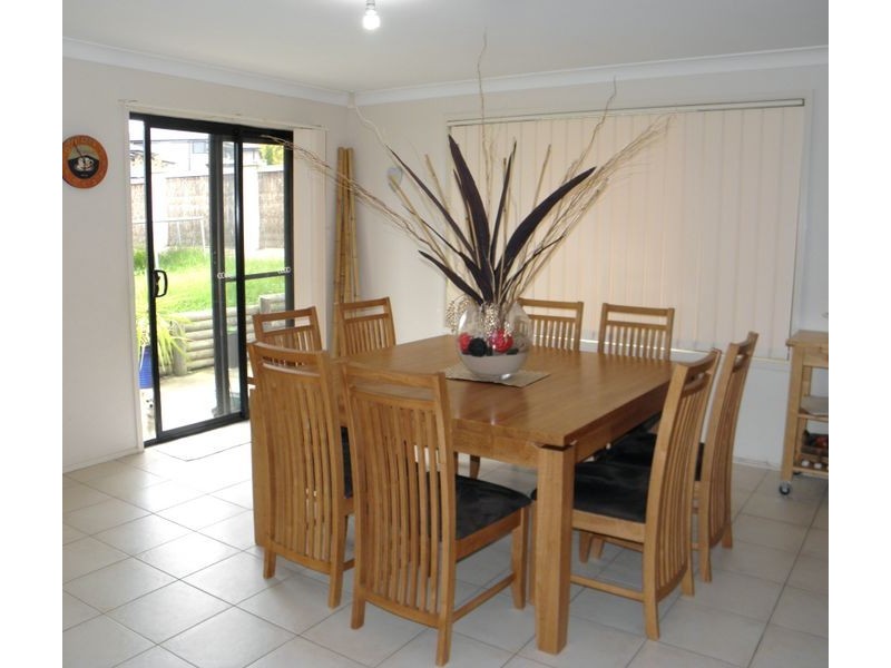 2A WINGATE AVE, West Hoxton NSW 2171